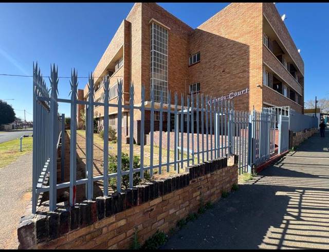 1 BEDROOM APARTMENT FOR SALE IN KENILWORTH